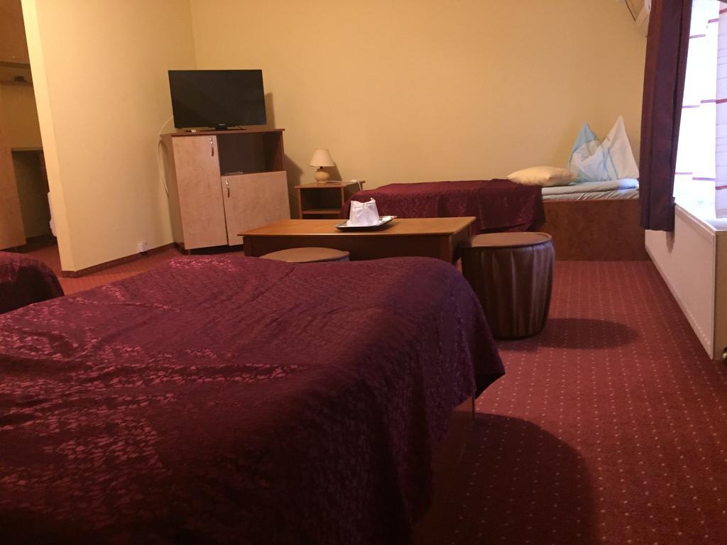 Hotel Cardinal Satu Mare Exterior foto