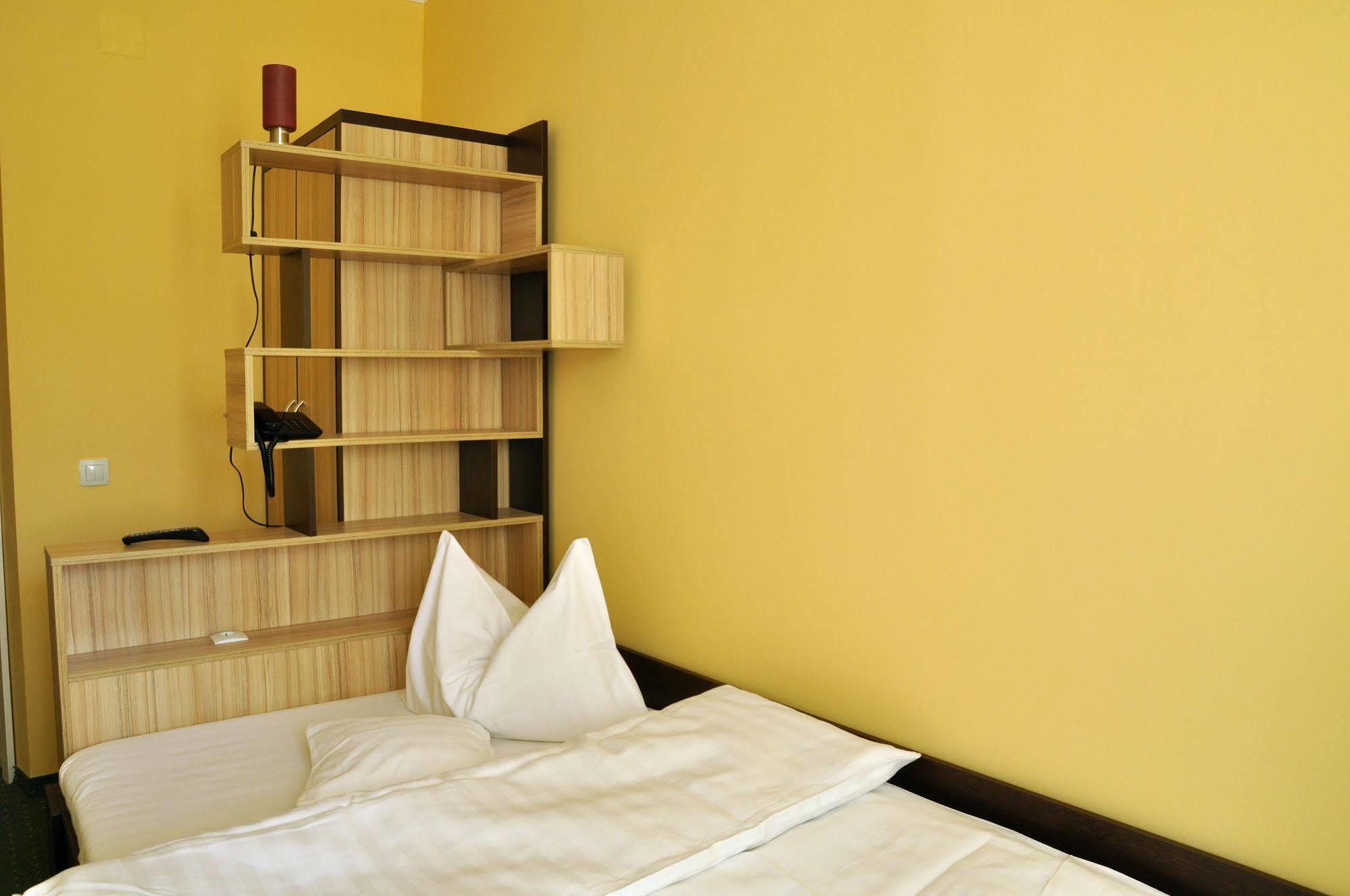 Hotel Cardinal Satu Mare Exterior foto
