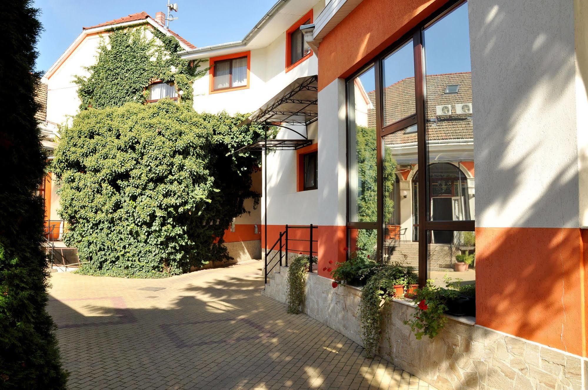 Hotel Cardinal Satu Mare Exterior foto