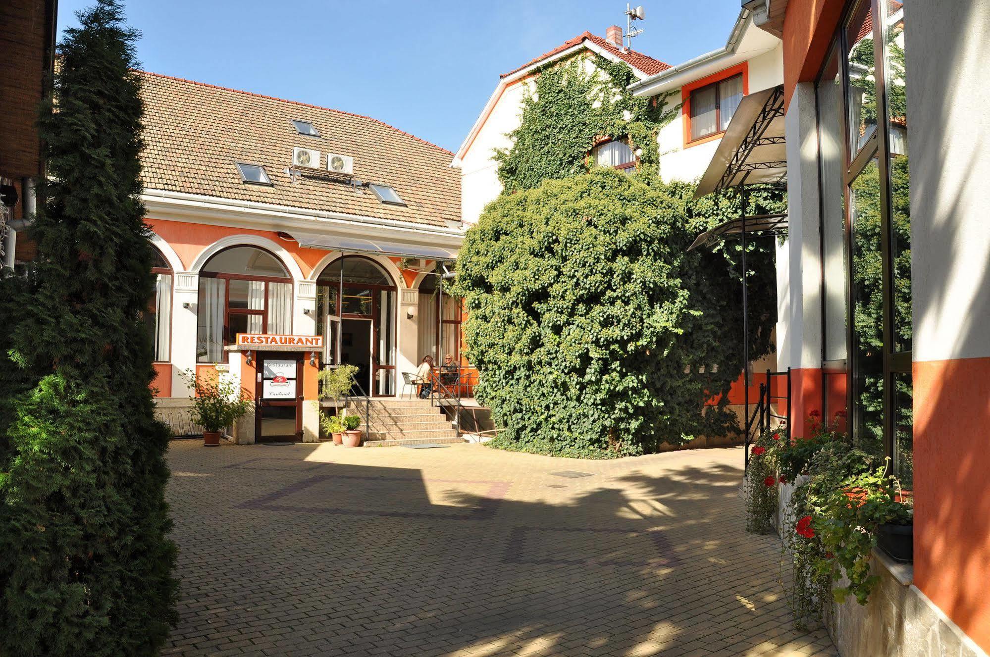 Hotel Cardinal Satu Mare Exterior foto
